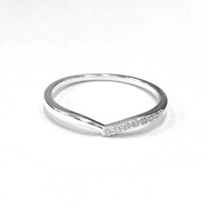 【低調小奢華】S925純銀戒指 V形排鑽銀戒-Betty小舖🧸